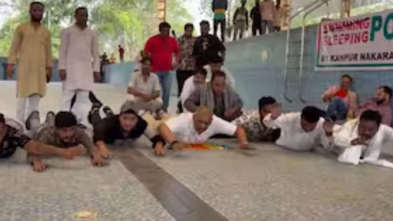 कानपुर का स्विमिंग पूल बना ‘स्लीपिंग पूल’,  सपा विधायक ने किया अनोखा विरोध