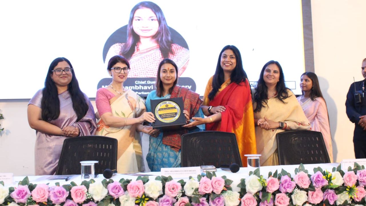 DME Youth Parliament 2026: शांभवी चौधरी का बड़ा मैसेज- सोशल मीडिया नहीं, जड़ों से जुड़ें युवा