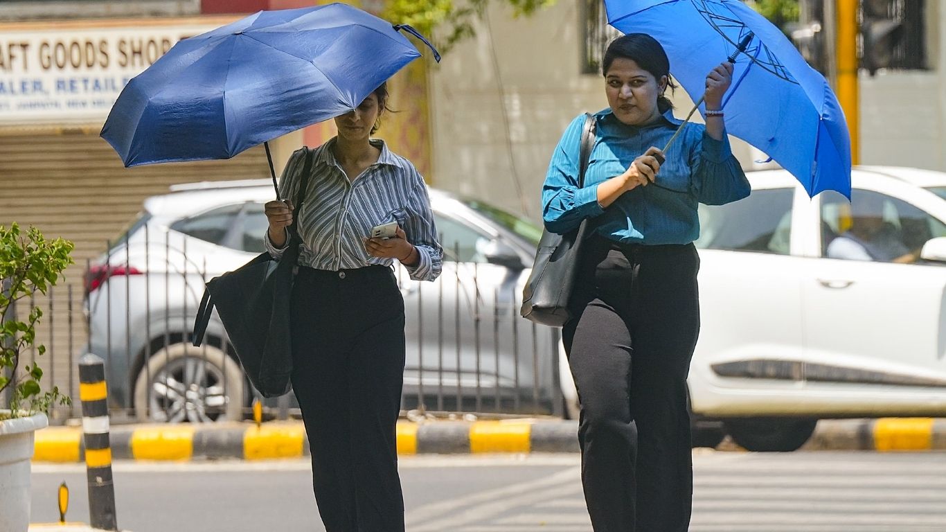 Weather Update: गर्मी का सितम या बादलों की लुका-छिपी? कैसा रहेगा आज का मौसम ? जानें आज के मौसम की पूरी रिपोर्ट