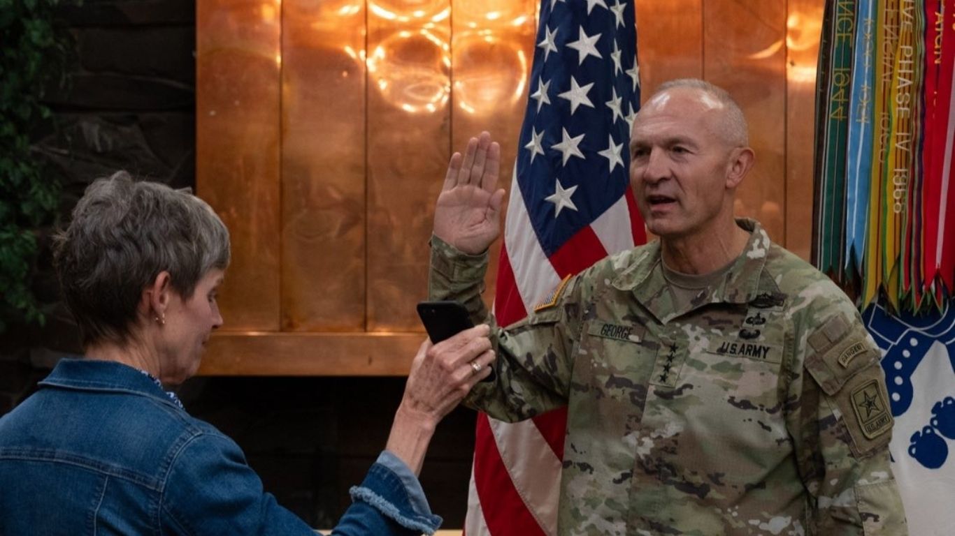 Iran-Israel War के बीच अमेरिकी सेना में अचानक हड़कंप, आखिर जनरल रैंडी जॉर्ज को क्यों हटाया गया?