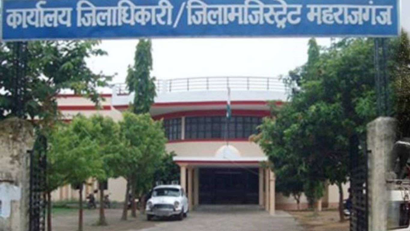 Maharajganj: समीक्षा बैठक में डीएम का कड़ा रुख, लापरवाह अधिकारियों को लगाई फटकार