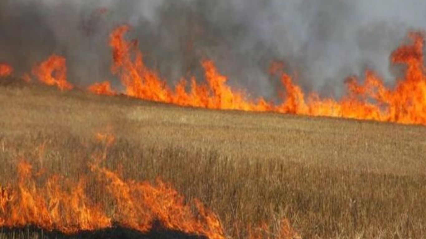 देवरिया अग्निकांड: 30 मिनट तक मदद के लिए चीखता रहा युवक, प्रशासन की लापरवाही ने ली जान