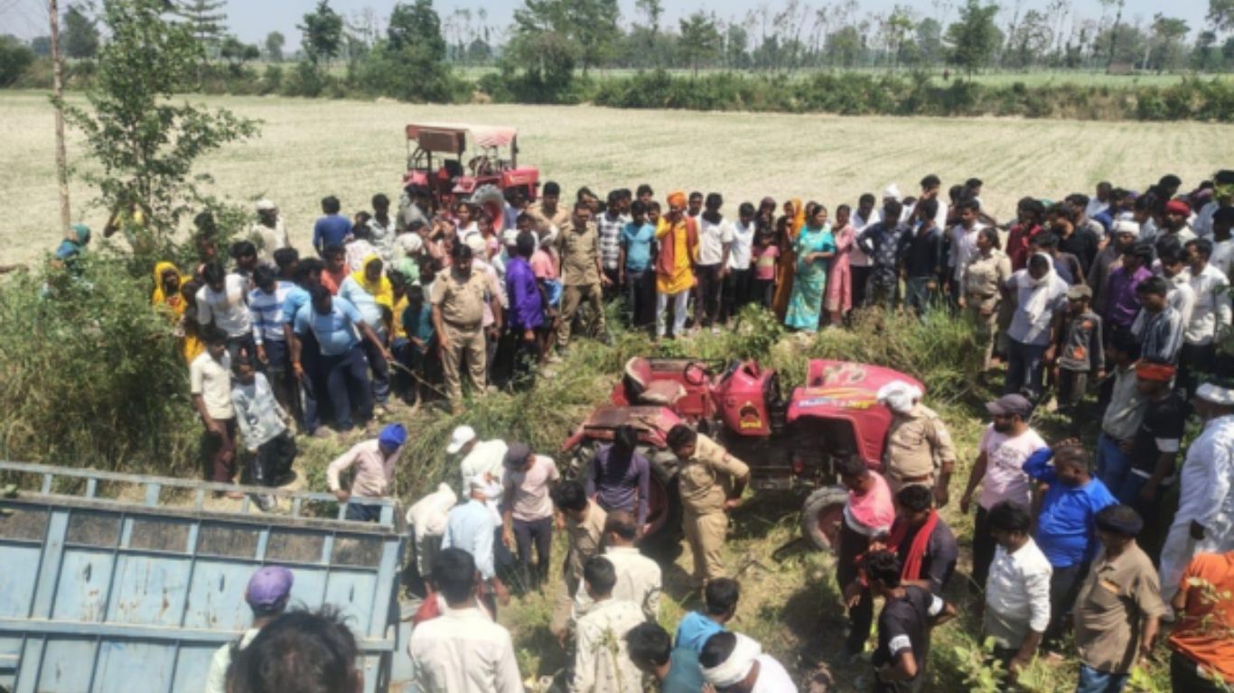 Lakhimpur Kheri Accident: लखीमपुर खीरी में ट्रैक्टर ट्राली पलटने से 5 की मौत, 15 लोग घायल