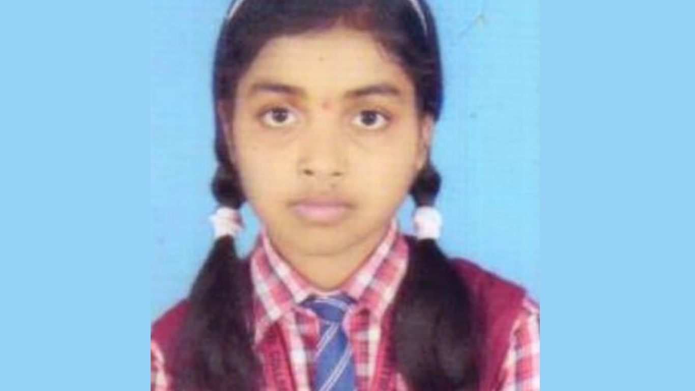 UP Board Result 2026: महराजगंज के स्टूडेंट्स का शानदार प्रदर्शन; विजय लक्ष्मी, विश्वंभर और सत्यम ने जिले में किया टॉप