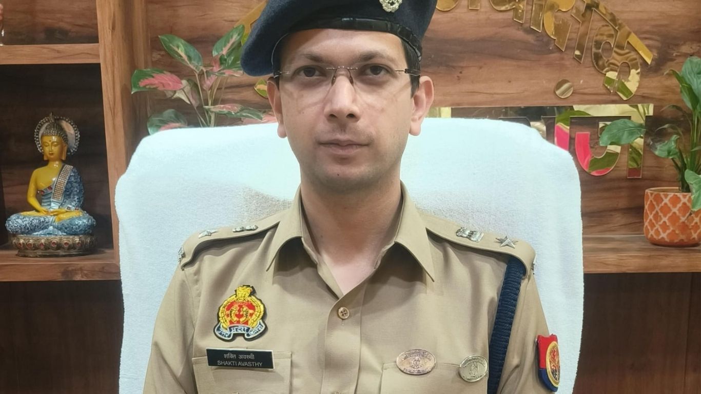 Maharajganj: नए SP का बड़ा एक्शन प्लान, बॉर्डर से चुनाव तक जानें हिट लिस्ट में क्या-क्या शामिल?