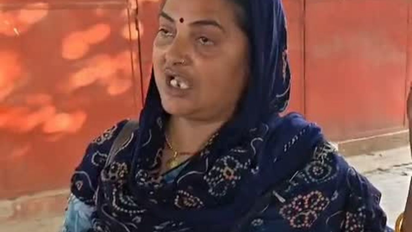 Farrukhabad: कमालगंज CHC में एंबुलेंस घोटाला; फर्जी ID और अवैध वसूली का बड़ा खुलासा