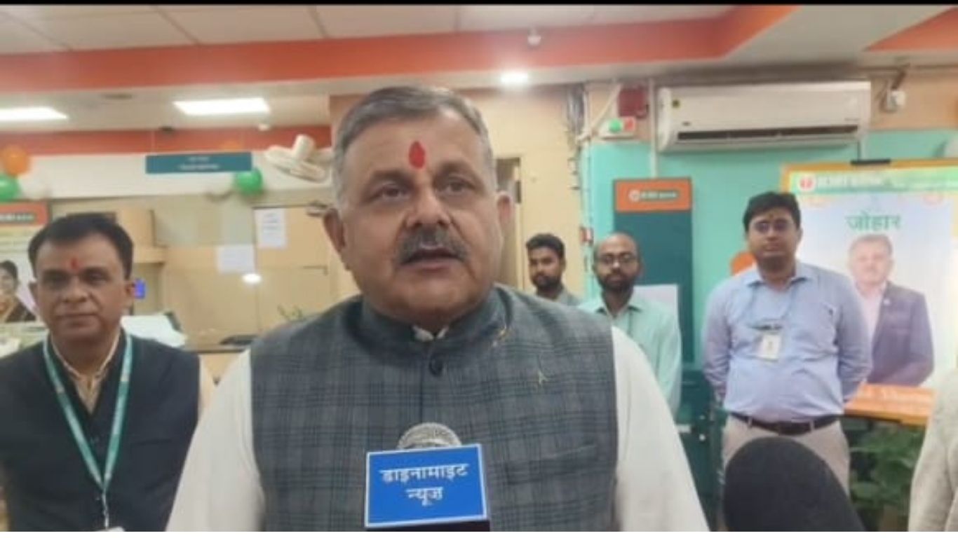 Deoghar: सदर अस्पताल को मिली आधुनिक एक्स-रे मशीन, जानें किस बैंक ने की मदद