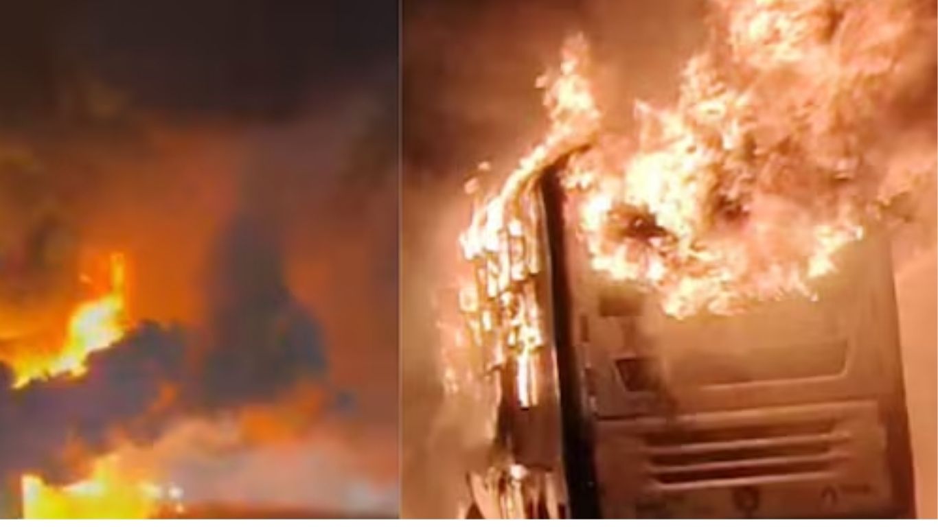 Etah Roadways Workshop Fire: एटा में रोडवेज बस में लगी आग, टला बड़ा हादसा