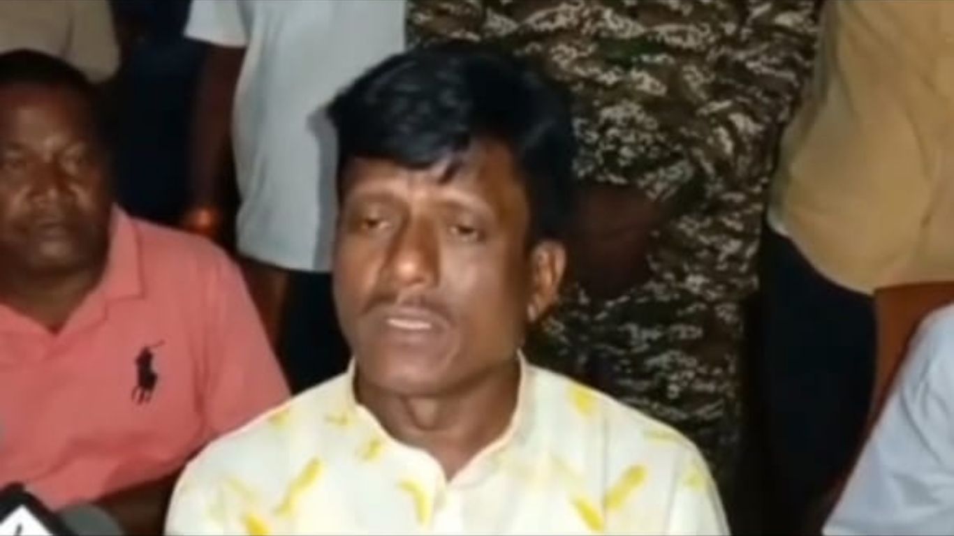 जमीन फटी और निगल गयी कई घर… मायूस आंखों को अभी भी किसी चमत्कार की उम्मीद! जानें क्या है मामला