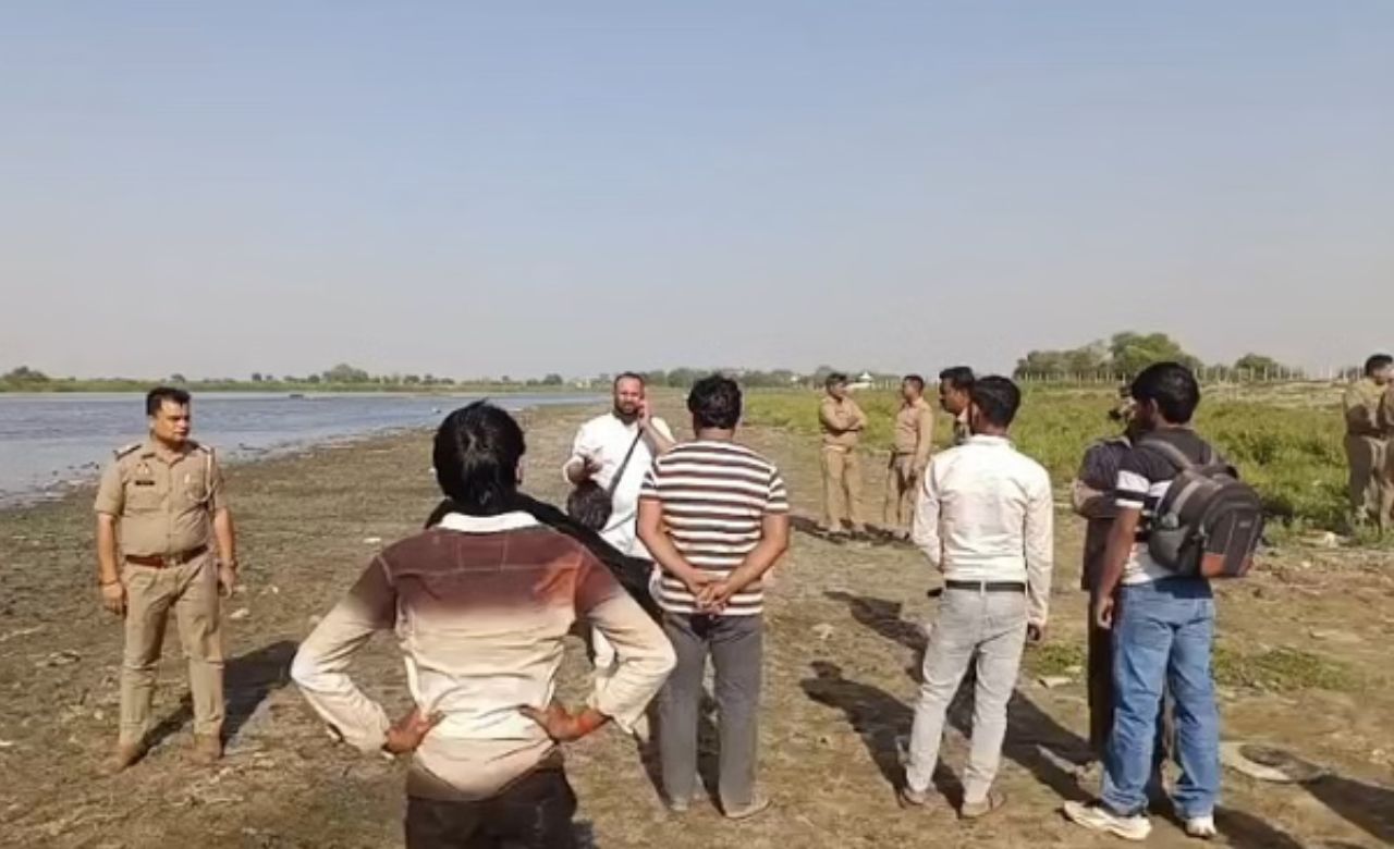 वृंदावन की यमुना नदी में पलटी नाव, 25 श्रद्धालु डूबे, अब तक 10 की मौत