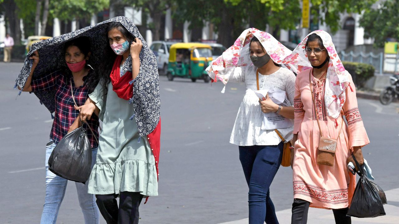 Weather Update: राजधानी में आसमान से बरस रही आग, जानिये पूर्वी भारत में मौसम कैसे ले रहा करवट