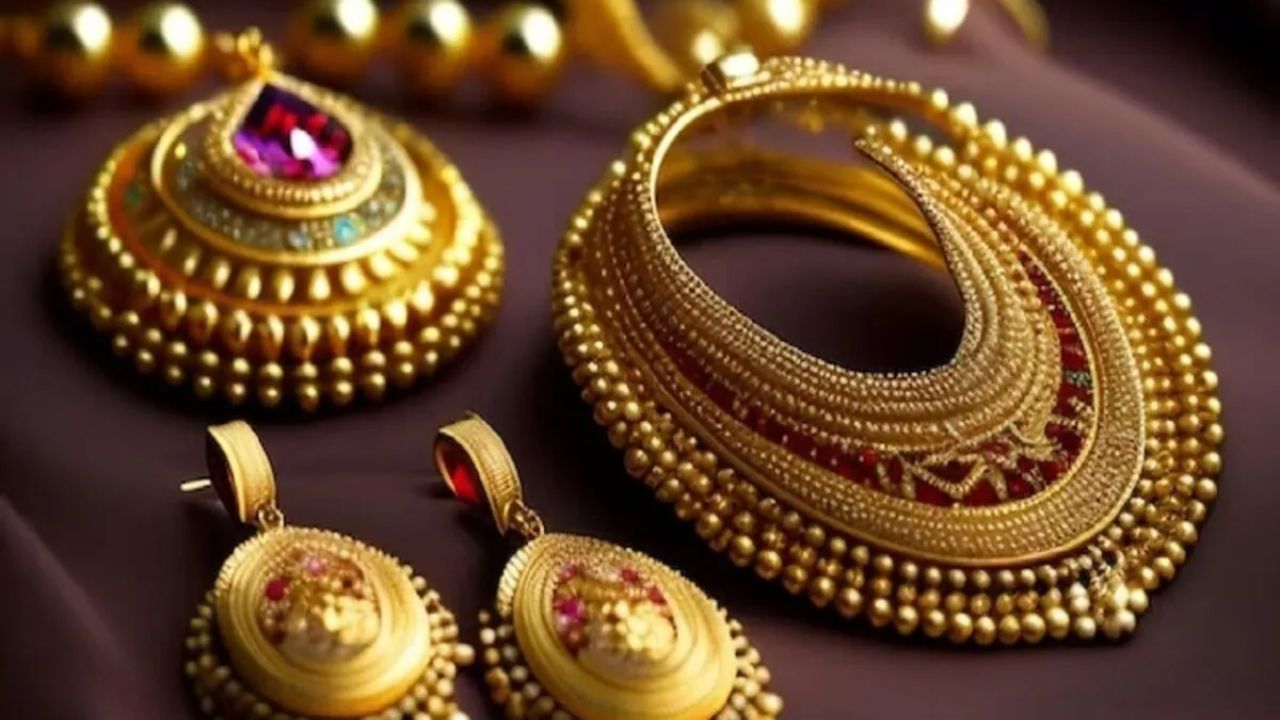 Gold Price: चांदी ने मारी जोरदार छलांग, सोना भी हुआ महंगा; चेक करें आज के रेट