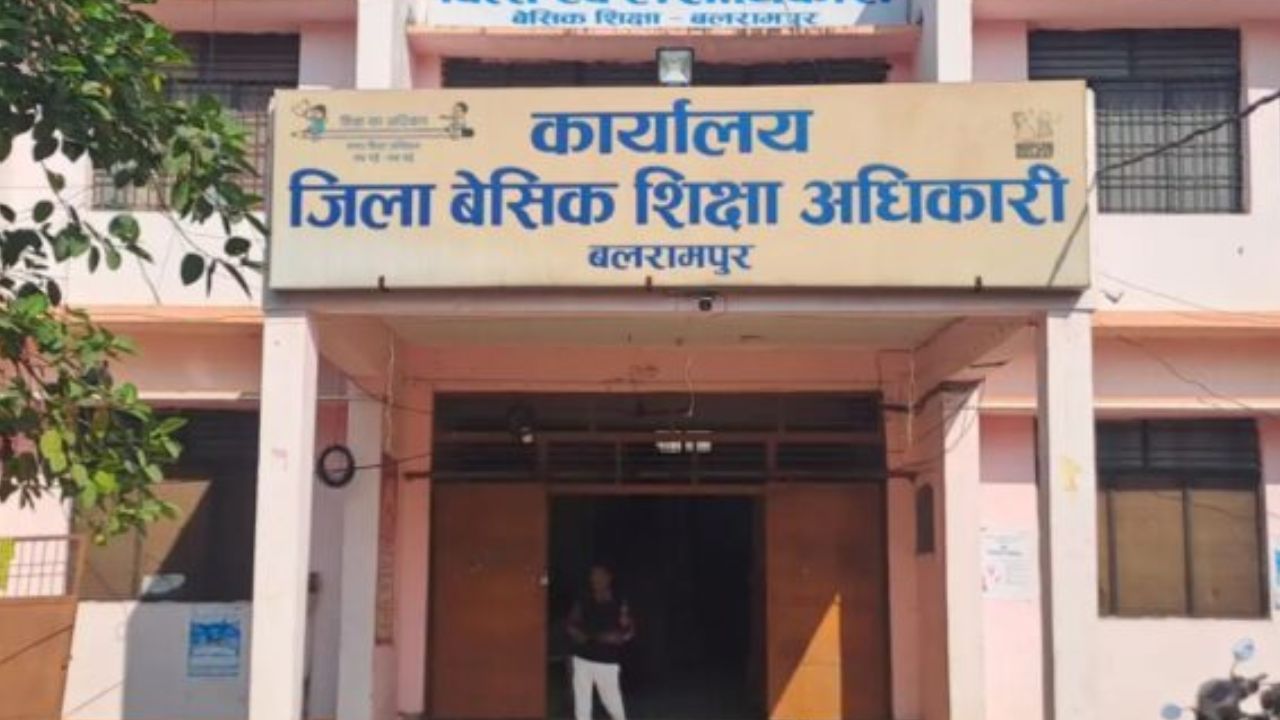 बलरामपुर में 856 स्कूलों पर कार्रवाई की तैयारी, बीएसए के एक्शन से हड़कंप