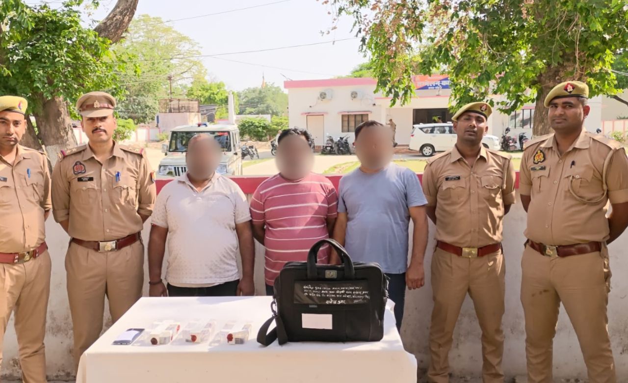 फतेहपुर में ट्रांसपोर्ट कारोबार की आड़ में धोखाधड़ी करने वाले गिरोह का भंडाफोड़