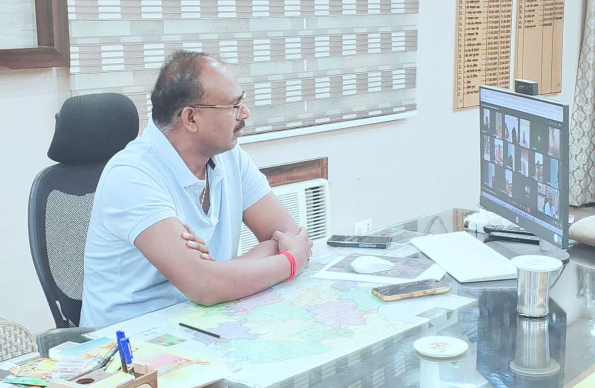 महराजगंज में स्कूलों का समय एक बार फिर बदला, जानिए जिलाधिकारी का नया आदेश