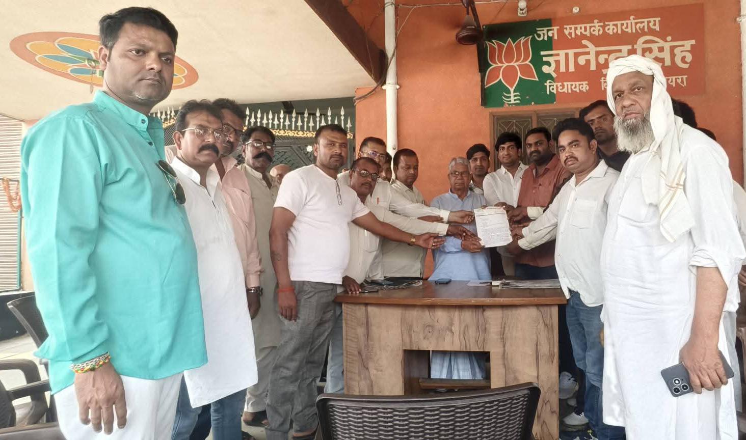 पंचायत चुनाव: प्रशासक नियुक्ति पर उठे सवाल, पंचायतों का कार्यकाल बढ़ाने की मांग