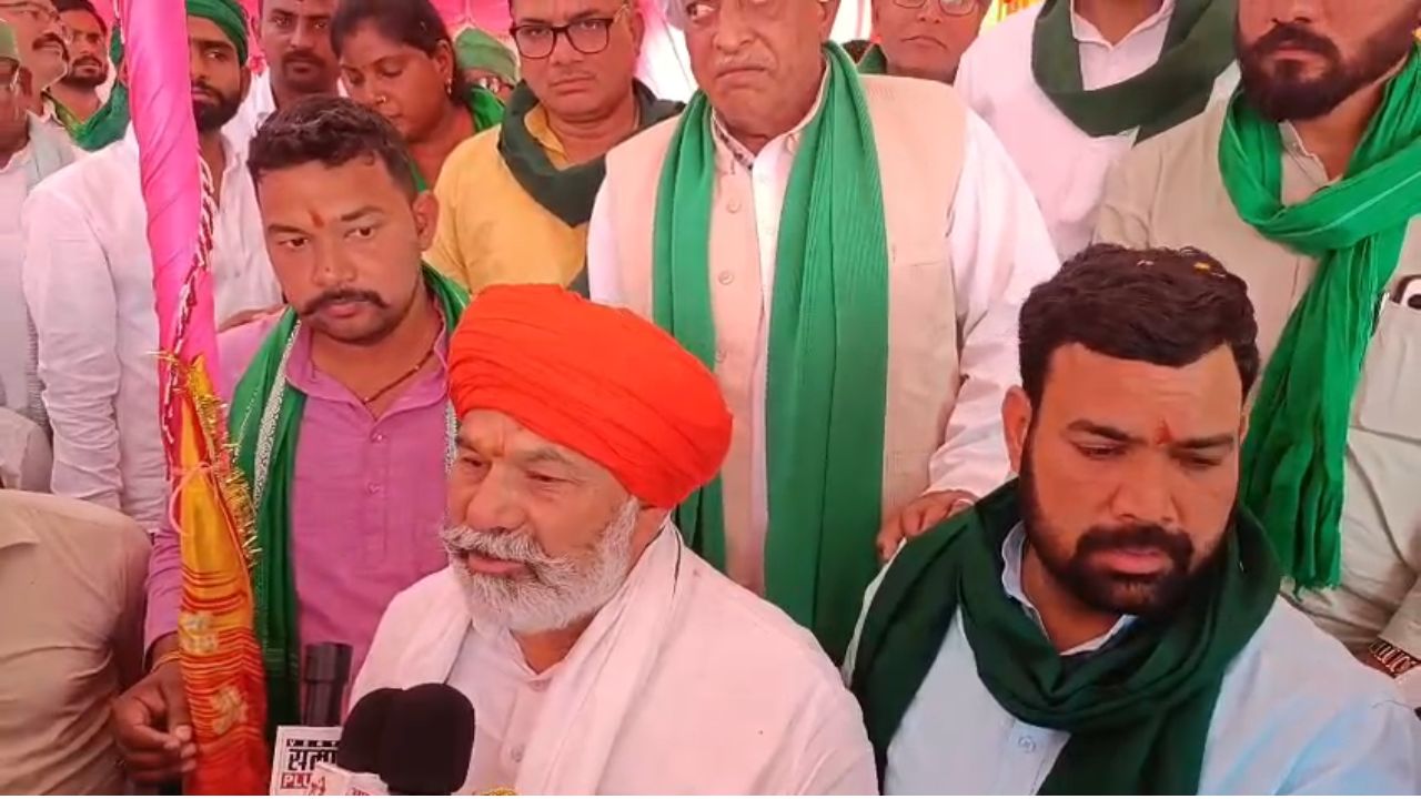 फतेहपुर ट्रिपल मर्डर केस में पीड़ित परिवार भूख हड़ताल पर, जानें क्या है पूरा मामला