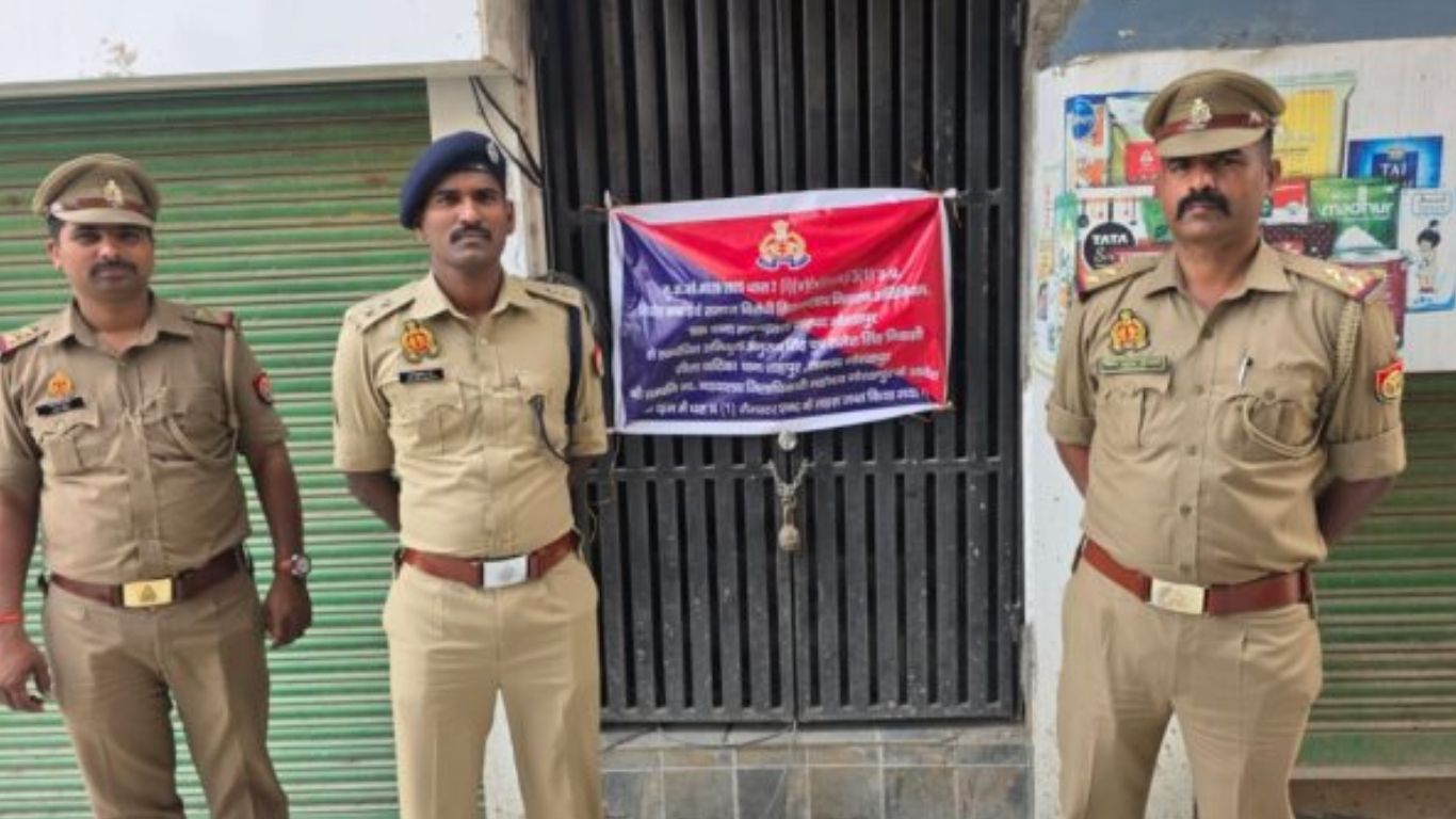 गोरखपुर में गैंगस्टर पर बड़ा एक्शन, Hotel Fly Inn-2 समेत 6 करोड़ की संपत्ति कुर्क, जानें किस बदमाश पर गिरी गाज