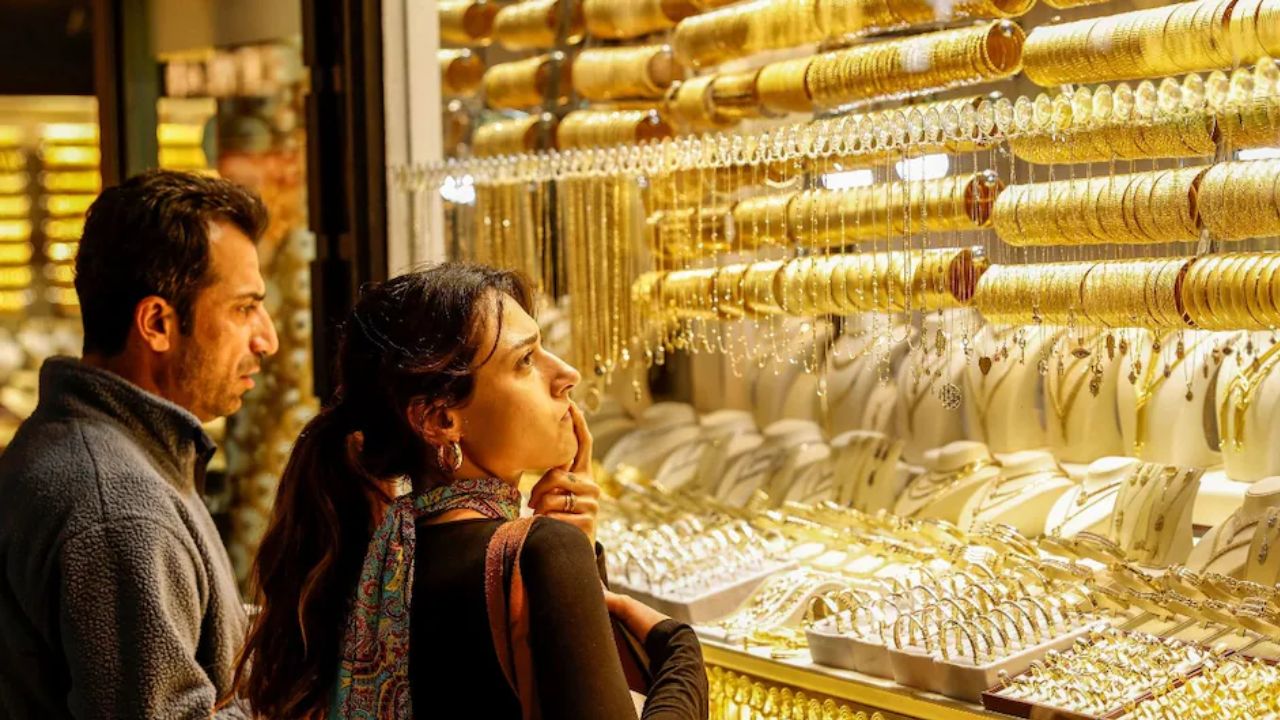 सोना-चांदी की कीमतों में जोरदार उछाल, जानिये कितना हुआ महंगा?