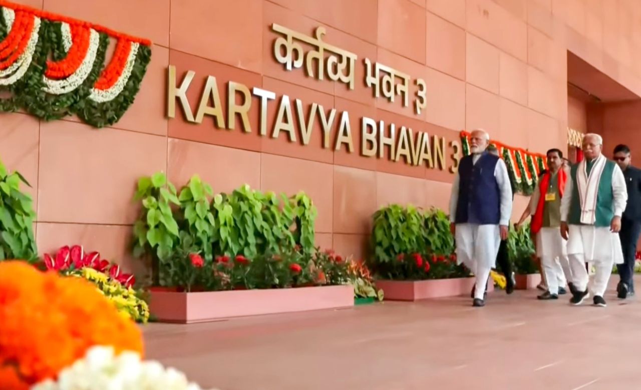 केंद्र में बड़े पैमाने पर तबादले: 48 अधिकारियों को संयुक्त सचिव स्तर पर नियुक्ति