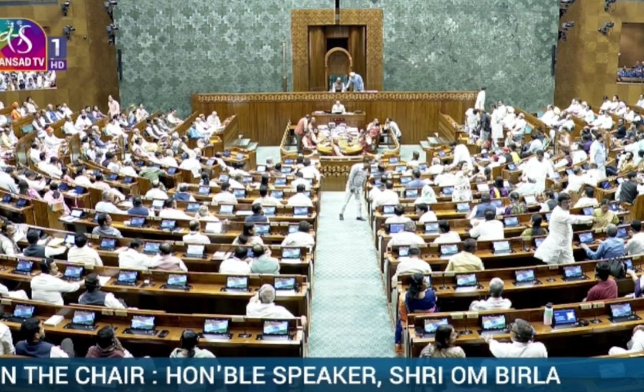 Voting in Lok Sabha: लोकसभा में महिला आरक्षण बिल नहीं हो सका पारित, पक्ष में नहीं पड़े जरूरी वोट; परिसीमन पर बड़ा फैसला