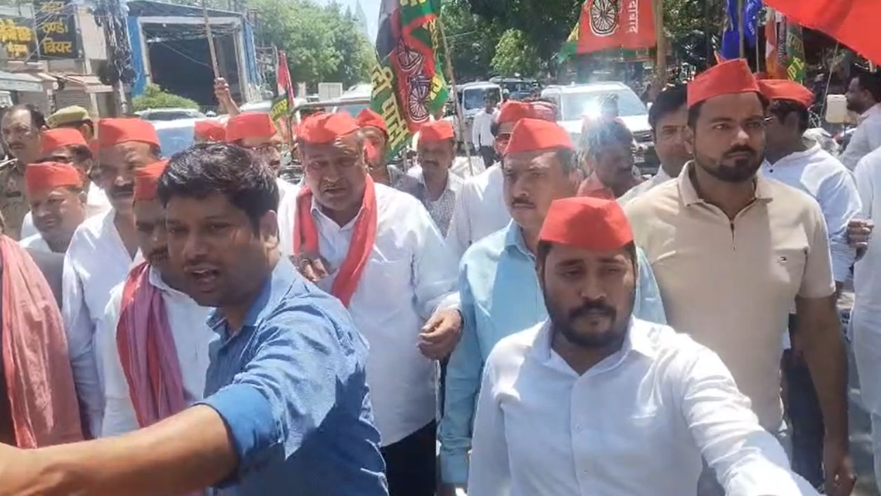 भाजपा जश्न में और जनता संकट में…लखनऊ नगर निगम के खिलाफ समाजवादी पार्टी का फूटा गुस्सा, कार्यकर्ताओं ने किया हंगामा