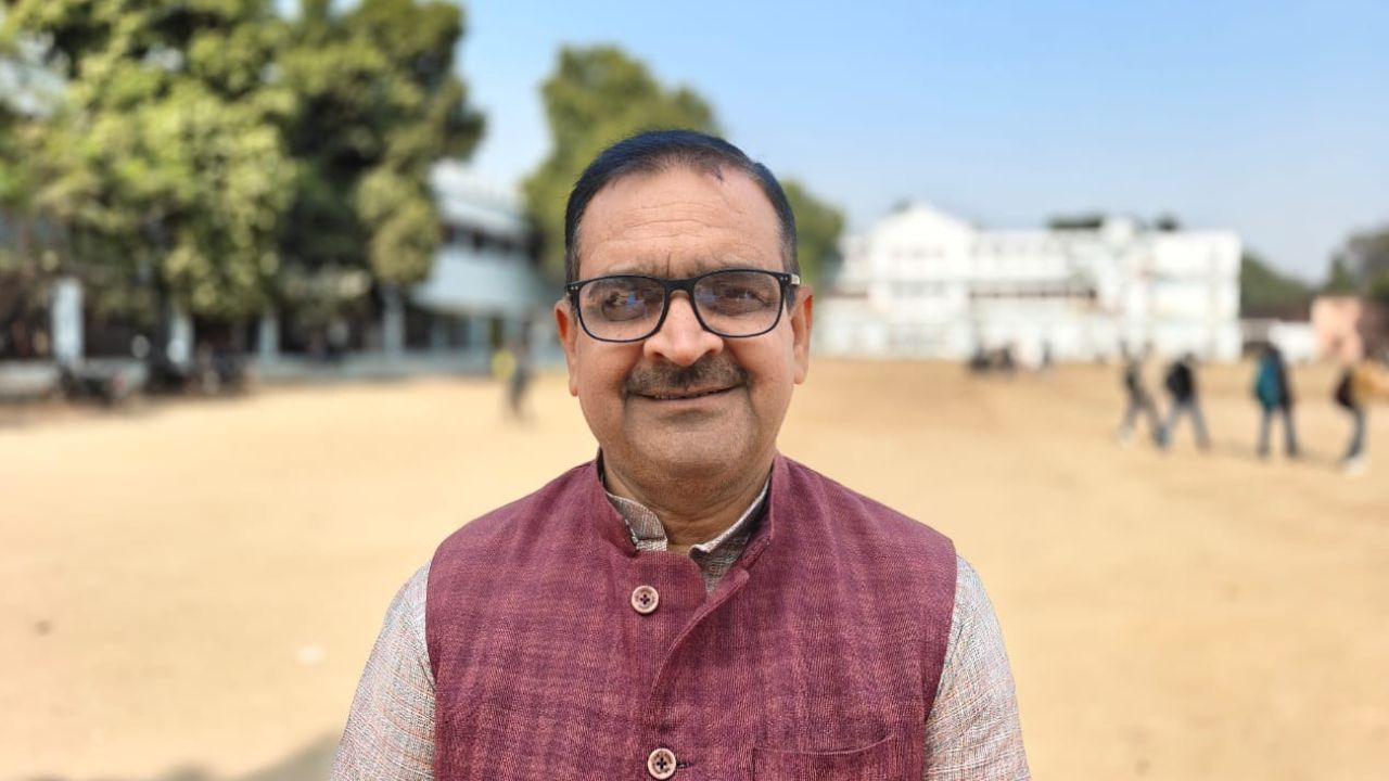 ग्राम पंचायत अधिकारी परमेश्वर दुबे को हटाने की मांग बनी विवाद की जड़! DPRO और प्रधान प्रतिनिधि आमने-सामने