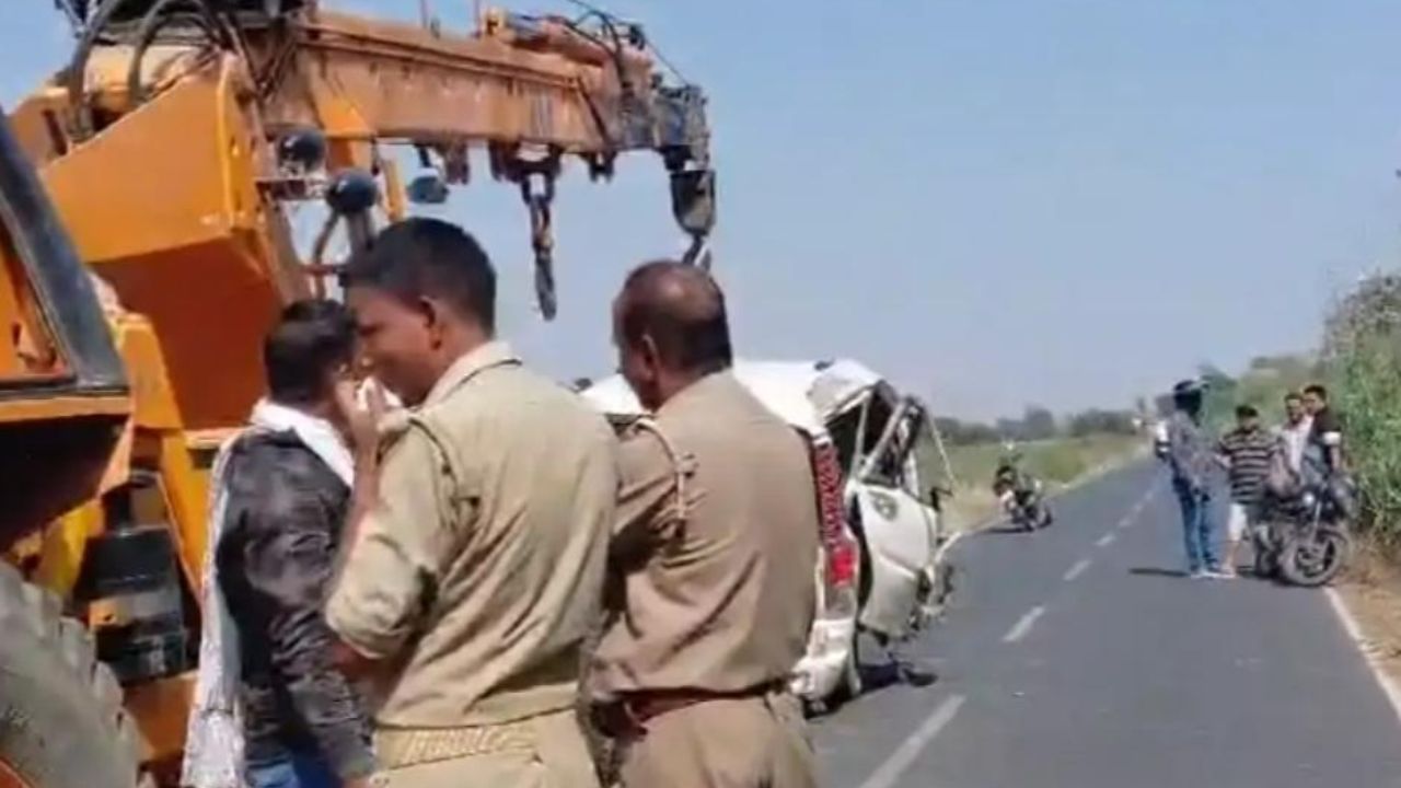 धर्मपुर नहर पुल पर मौत का मोड़! एक झटके में पलटी श्रद्धालुओं से भरी स्कॉर्पियो; चीखों से गूंज उठा इलाका