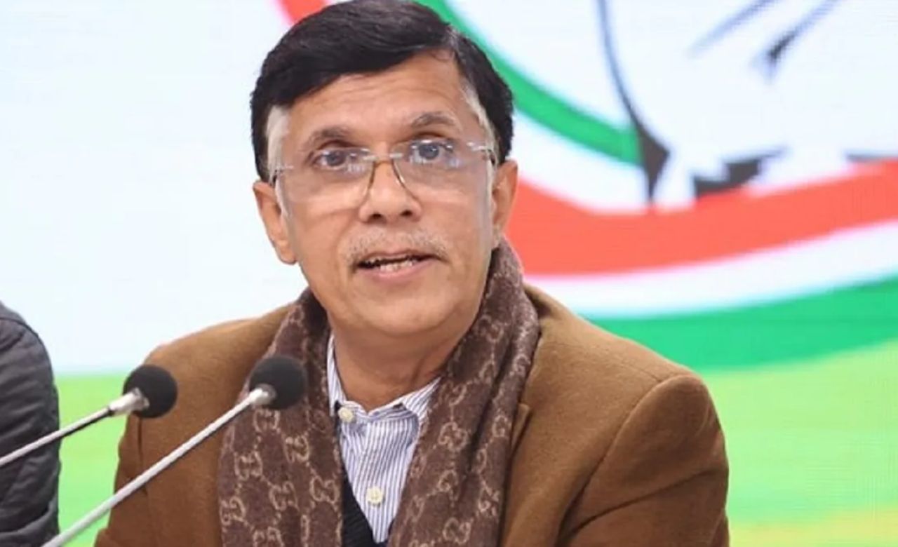 सुप्रीम कोर्ट से पवन खेड़ा को बड़ा झटका, HC के फैसले पर लगाई रोक