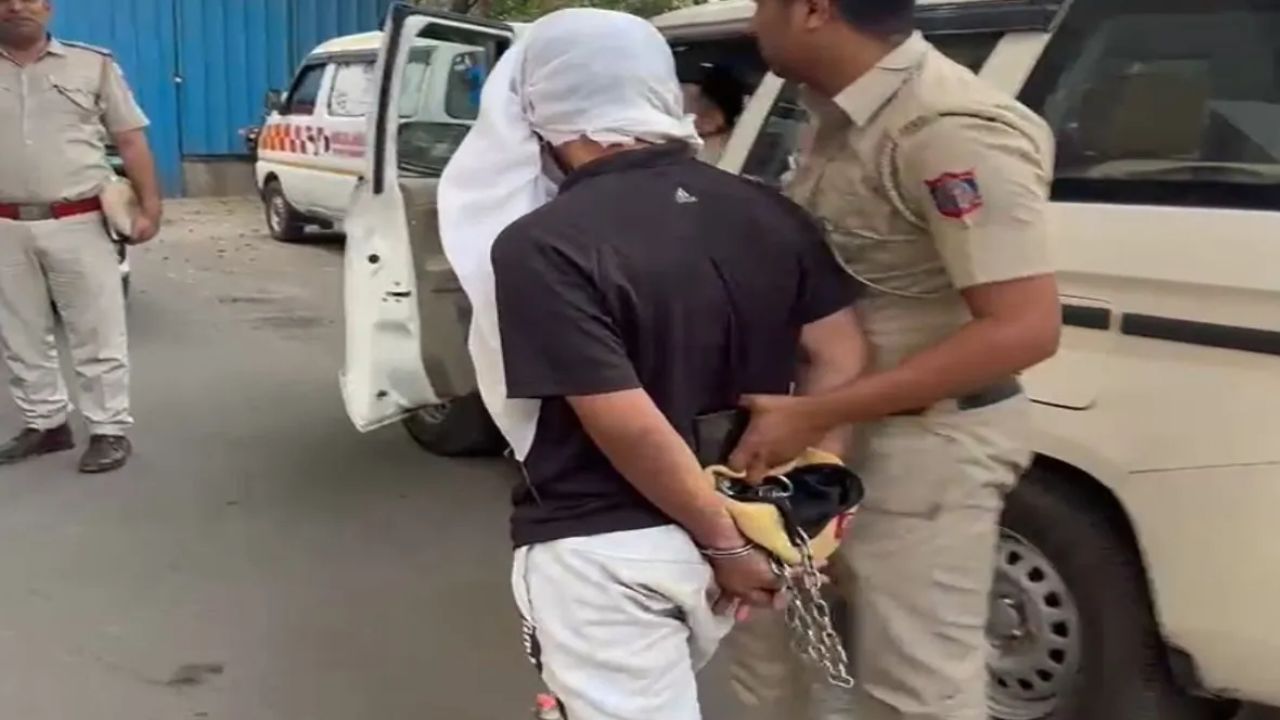 New Delhi: IRS अधिकारी की बेटी की हत्या मामले में अपडेट, कोर्ट ने आरोपी को 4 दिन की पुलिस कस्टडी में भेजा