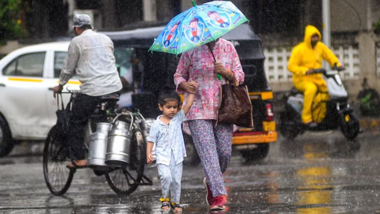 कहीं लू का कहर, कहीं बारिश का वार; जानें कैसा है आपके क्षेत्र का हाल?