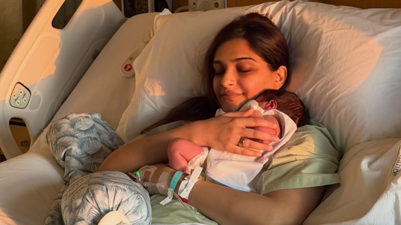 सोनम कपूर ने नवजात बेटे को सीने से लगाकर शेयर की पहली झलक, फिल्मी सितारों ने दी बधाई