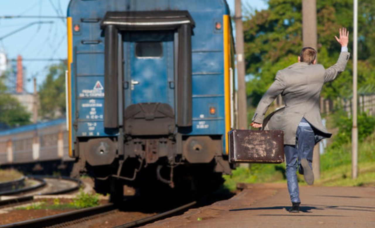 ट्रेन छूट जाए तो घबराएं नहीं, पहले जान लें ये नियम
