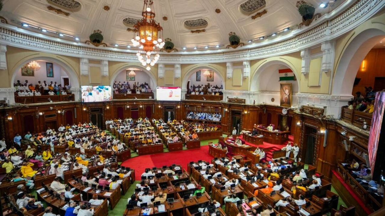 यूपी विधानसभा का विशेष सत्र: महिला आरक्षण पर सियासी घमासान, कौन पड़ेगा भारी, सत्ता या विपक्ष?