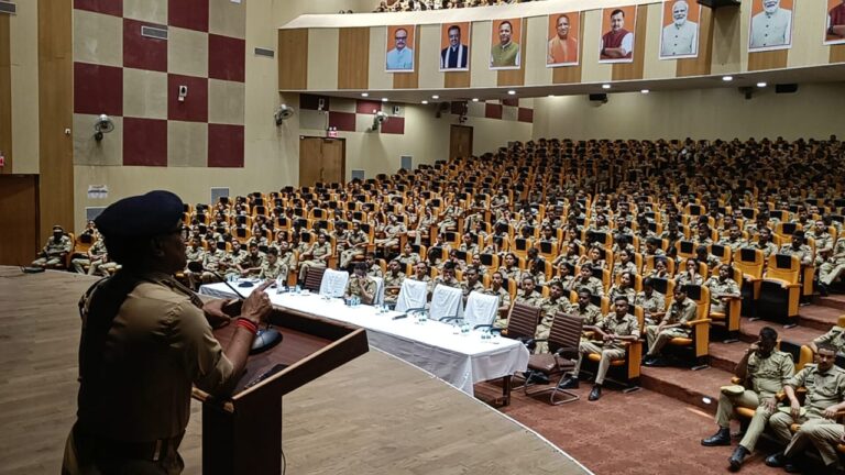 Gorakhpur: 1239 नए आरक्षियों को “वर्दी अधिकार नहीं, जिम्मेदारी है” का दिया गया मूल मंत्र