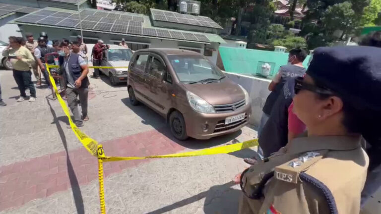 Nainital Advocate Suicide Case: इलाज की गुहार लगाती पत्नी को नहीं मिला सहारा