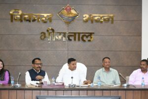 भीमताल में विकास कार्यों की समीक्षा, अधिकारियों को ये निर्देशों