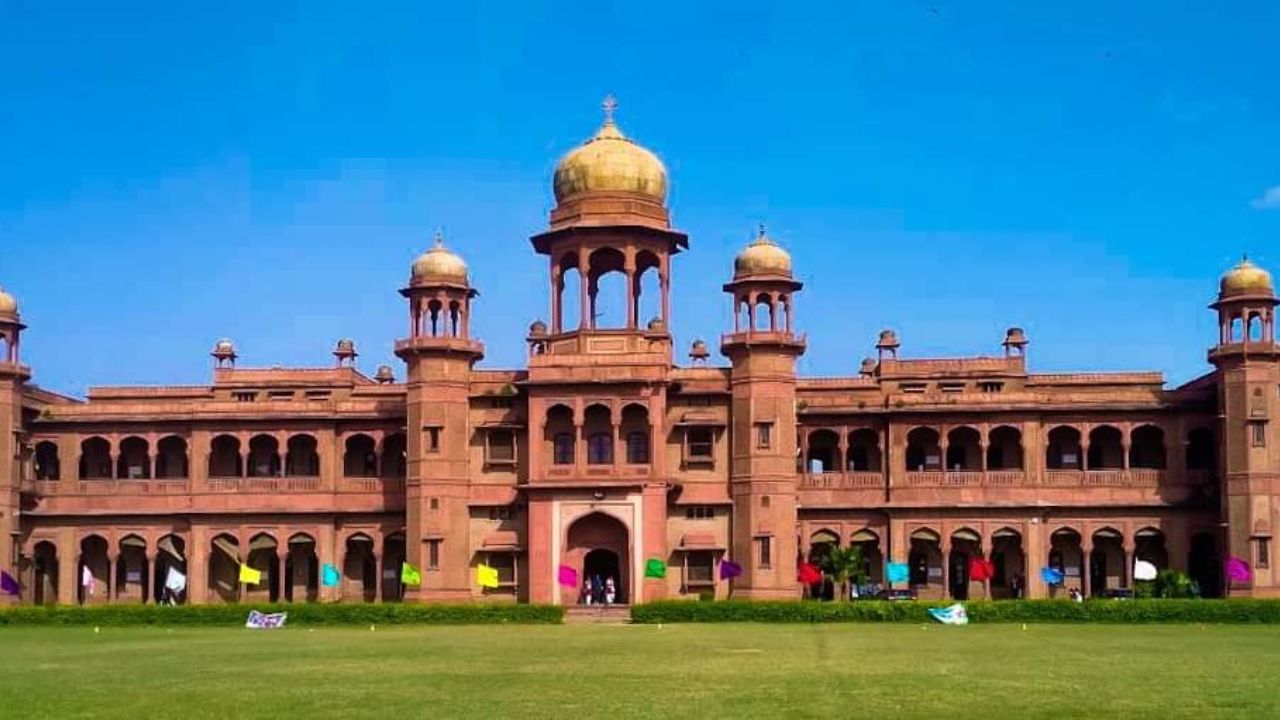 आगरा कॉलेज भर्ती घोटाला: 66 संविदा नियुक्तियों में अनियमितता, पांच पूर्व प्राचार्यों पर विजिलेंस केस
