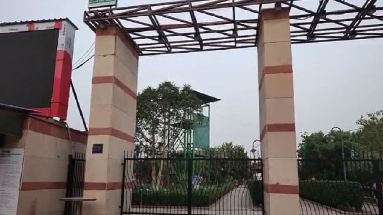 Agra News: चौपाटी में जिप लाइन झूले से गिरकर 15 वर्षीय बच्चे की दर्दनाक मौत, सुरक्षा व्यवस्था पर उठे सवाल