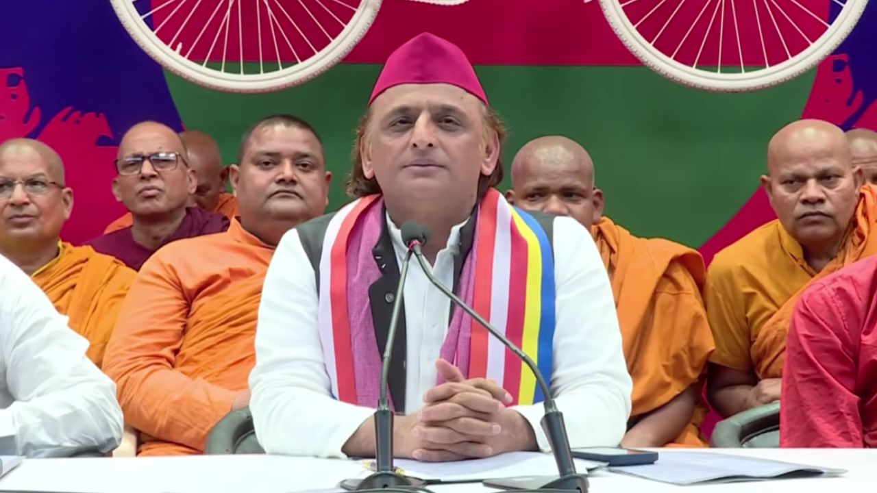 अखिलेश यादव ने यूपी सरकार पर साधा निशाना, बोले- भाजपा नारी को नारा बनाना चाहती है, कुशीनगर को लेकर किया बड़ा ऐलान