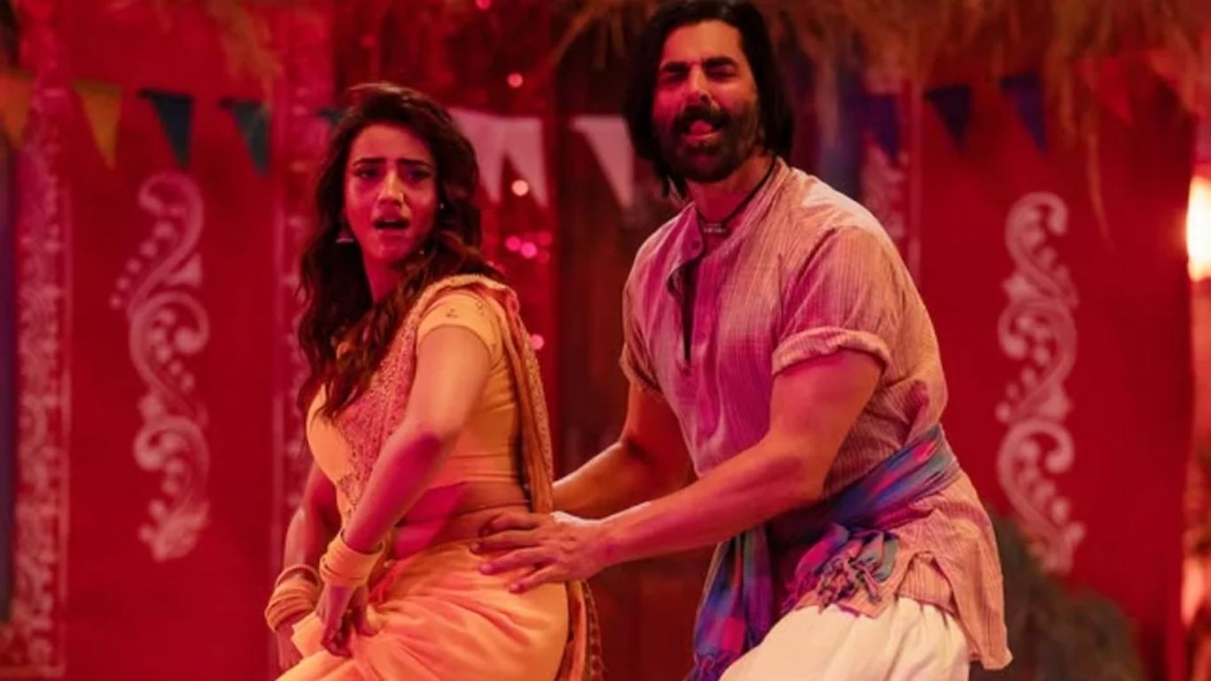 अक्षरा सिंह का बॉलीवुड डेब्यू बना ट्रेंड, अक्षय कुमार संग केमिस्ट्री पर क्यों फिदा हुआ इंडिया?