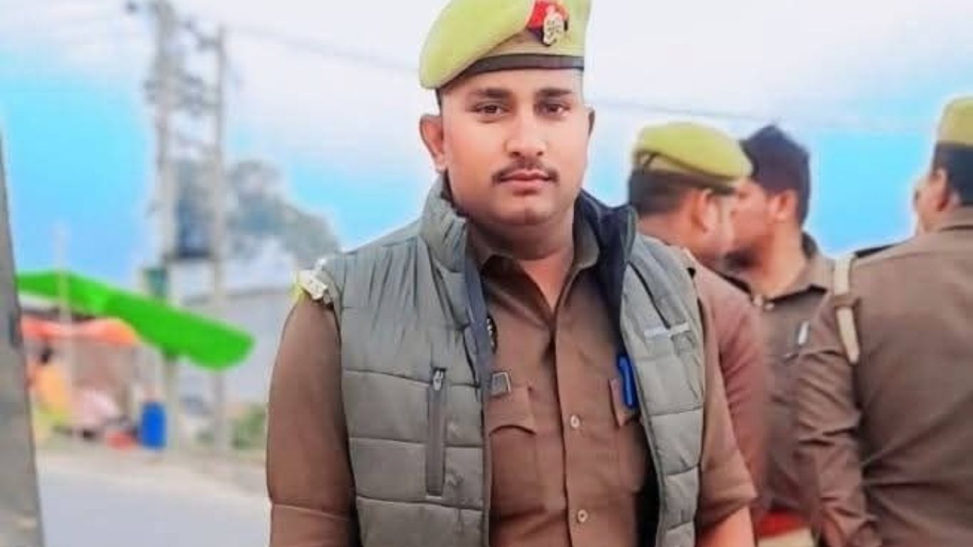 Amethi News: थाने के बाहर बिछा था जाल, जैसे ही जेब में पहुंचे 9 हजार रुपये… दबोच लिया गया सिपाही