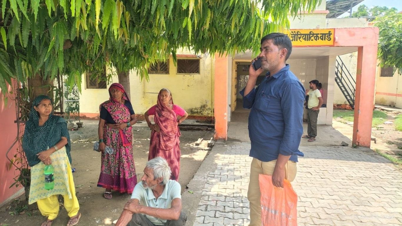 Badaun News: घर से निकली थीं रिश्तेदारी जाने, रास्ते में हुआ ऐसा हादसा कि मच गया कोहराम