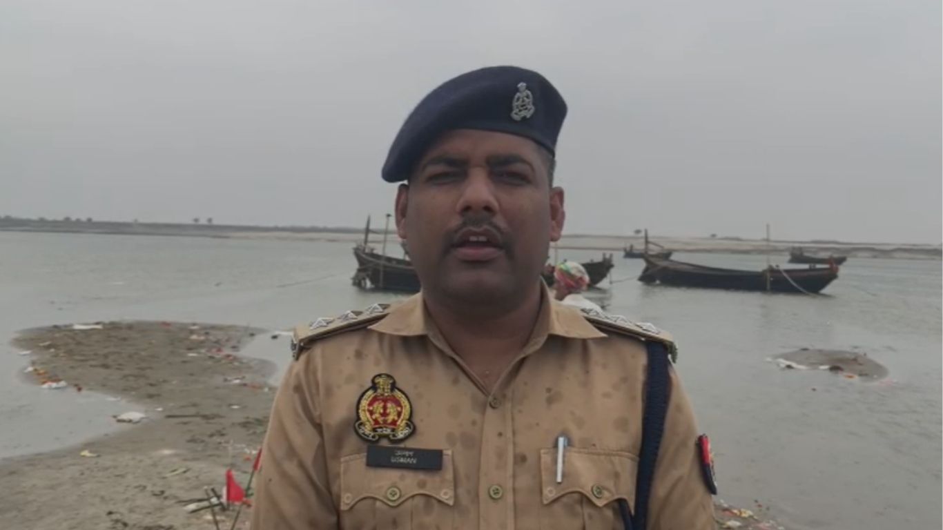 Ballia: डूब रही चार लड़कियों को बचाने में दो युवक बहे, मची चीख-पुकार; जानें क्या हुआ