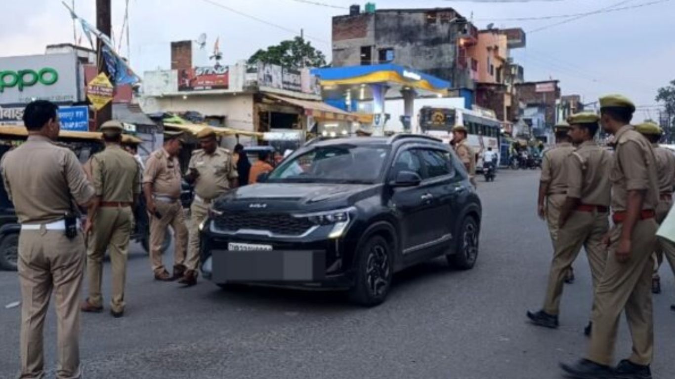 बलरामपुर में पुलिस का बड़ा एक्शन! सड़कों पर उतरे लोगों को लगा 1.86 लाख का झटका