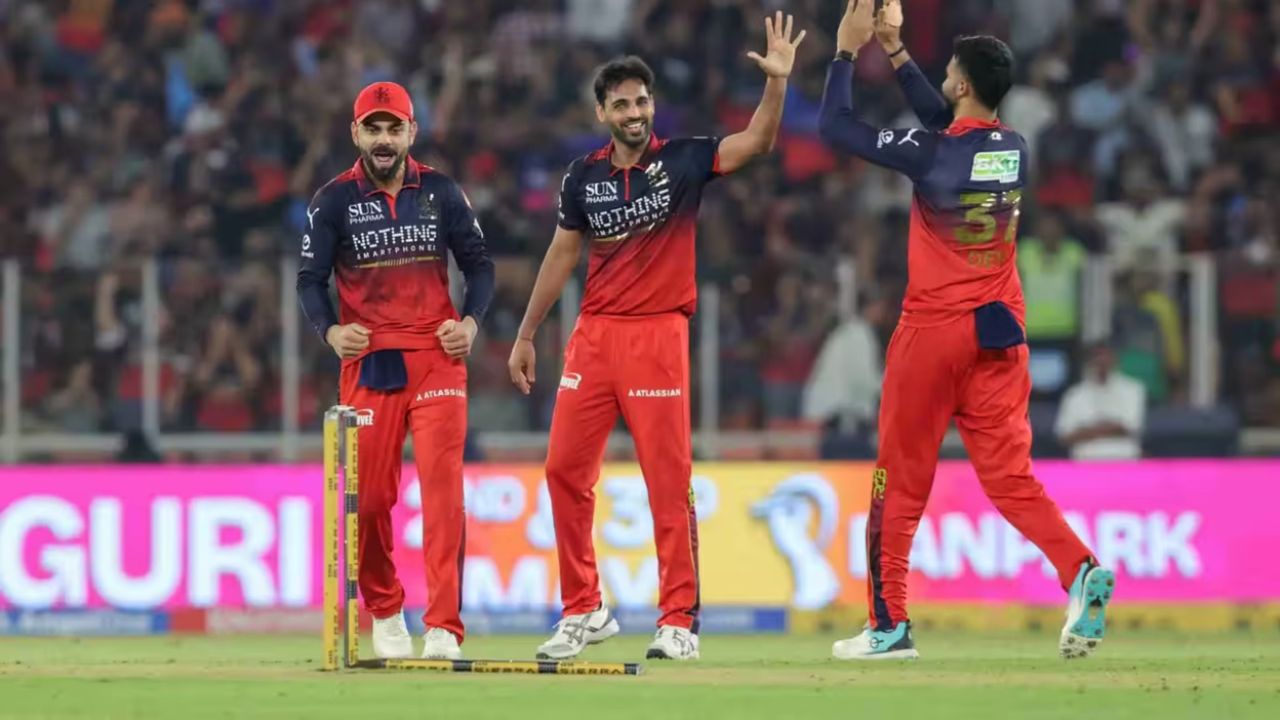 मेरठ के भुवनेश्वर कुमार ने IPL में रचा इतिहास! मुंबई के खिलाफ ऐसा कहर बरपाया कि रिकॉर्ड बुक में दर्ज हो गया नाम