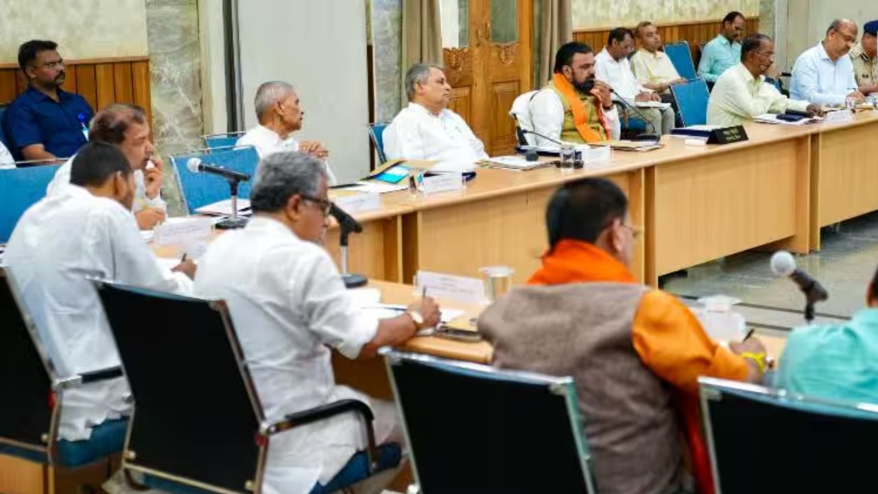 बिहार शिक्षक भर्ती TRE 4 पर आज बड़ा फैसला: CM आवास पर शाम 5 बजे शुरू होगी महाबैठक, लाखों अभ्यर्थियों की नजरें टिकीं