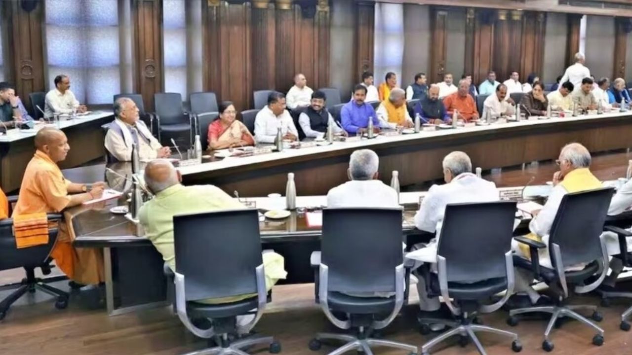 तुरंत ड्यूटी पर वापस लौटने का आदेश! यूपी में इन कर्मचारियों की हुई छुंट्टी रद्द