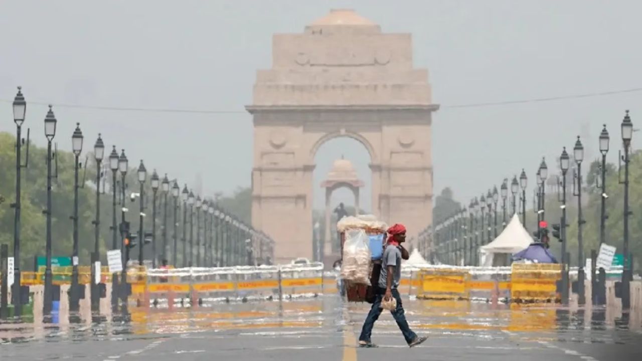 Delhi Heatwave Alert! अगले हफ्ते 44°C तक पहुंचेगा तापमान, झुलसा देने वाली गर्मी के लिए रहें तैयार