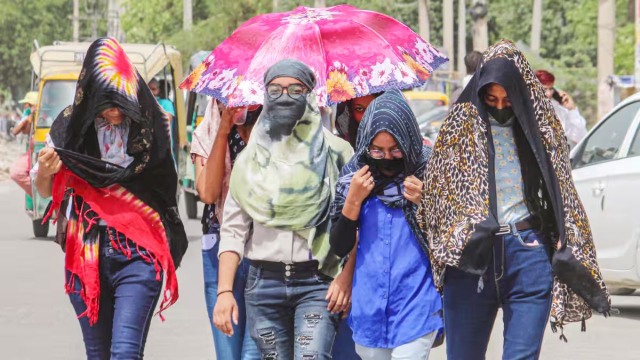 Weather Update: दिल्ली-एनसीआर में भीषण गर्मी का कहर, लू को लेकर ऑरेंज अलर्ट जारी